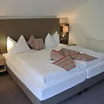 Dei Schoenblick 4*