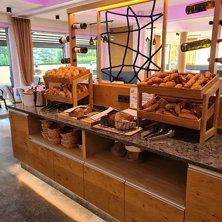 Dei Schoenblick Otel 4*